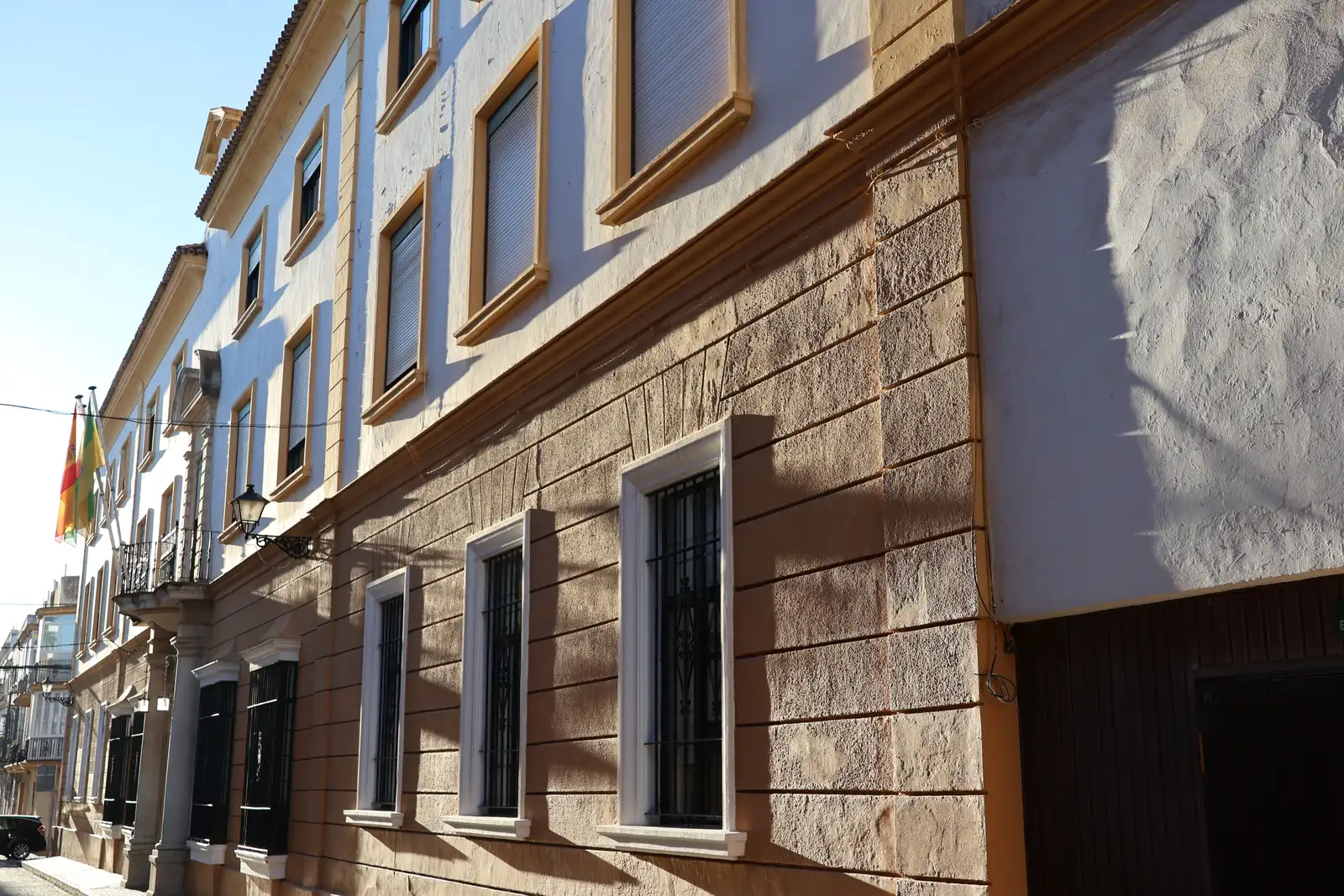 Fachada de edificio residencial de más de dos años de antigüedad, requisito del tipo reducido